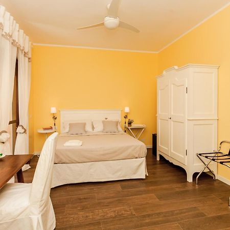 La Tuia E Il Tasso Bed & Breakfast Cagliari Ngoại thất bức ảnh