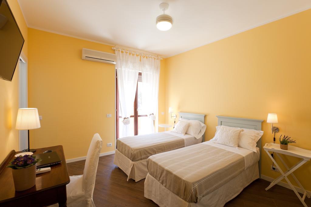 La Tuia E Il Tasso Bed & Breakfast Cagliari Phòng bức ảnh