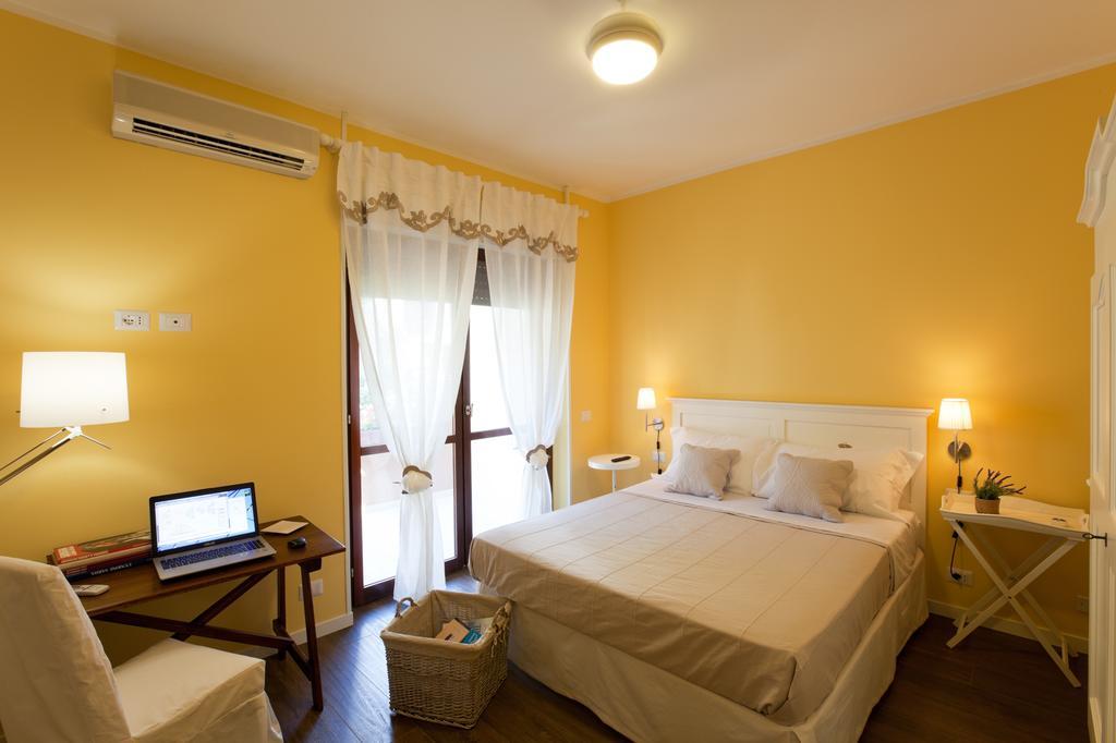 La Tuia E Il Tasso Bed & Breakfast Cagliari Phòng bức ảnh